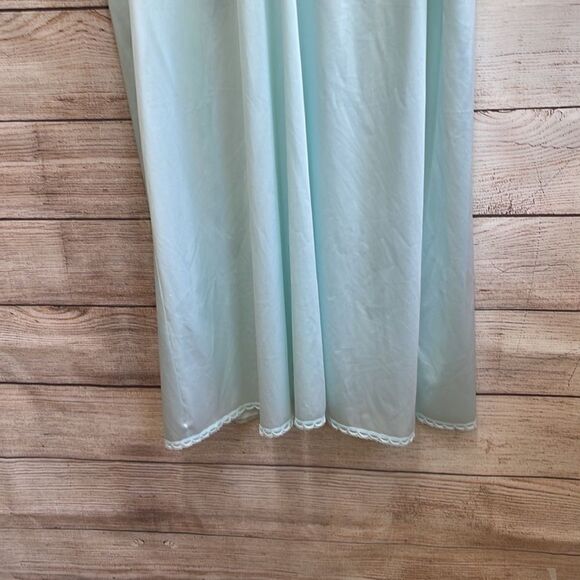 VINTAGE VANITY‎ FAIR GOWN AND ROBE SET IN MINT GREEN - Picture 10 of 12